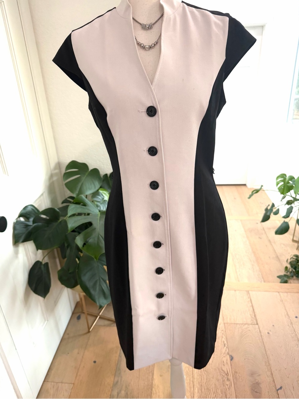 Calvin Klein Black and Cream/Grayish Button-Front Midi Dress Size 4 Medium